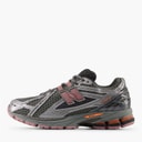 1906R Trainers Dark Silver/Metallic Pink