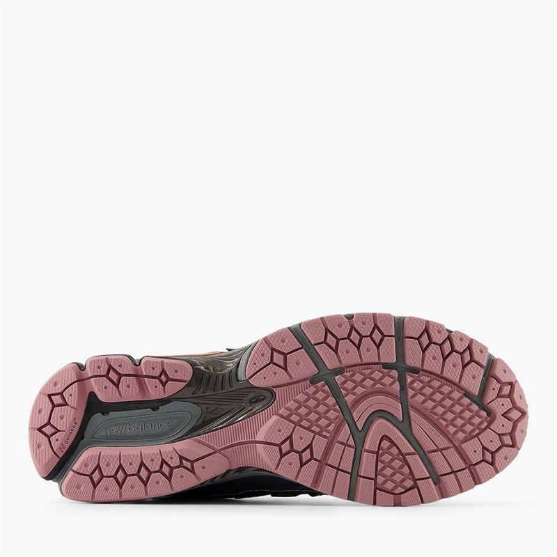 1906R Trainers Dark Silver/Metallic Pink - Image 2