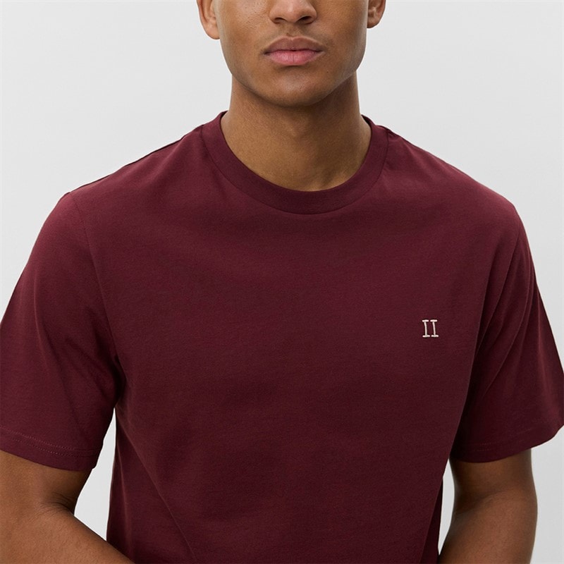Les Deux Mens Core Contrast T-Shirt Chocolate Truffle Red - Image 3