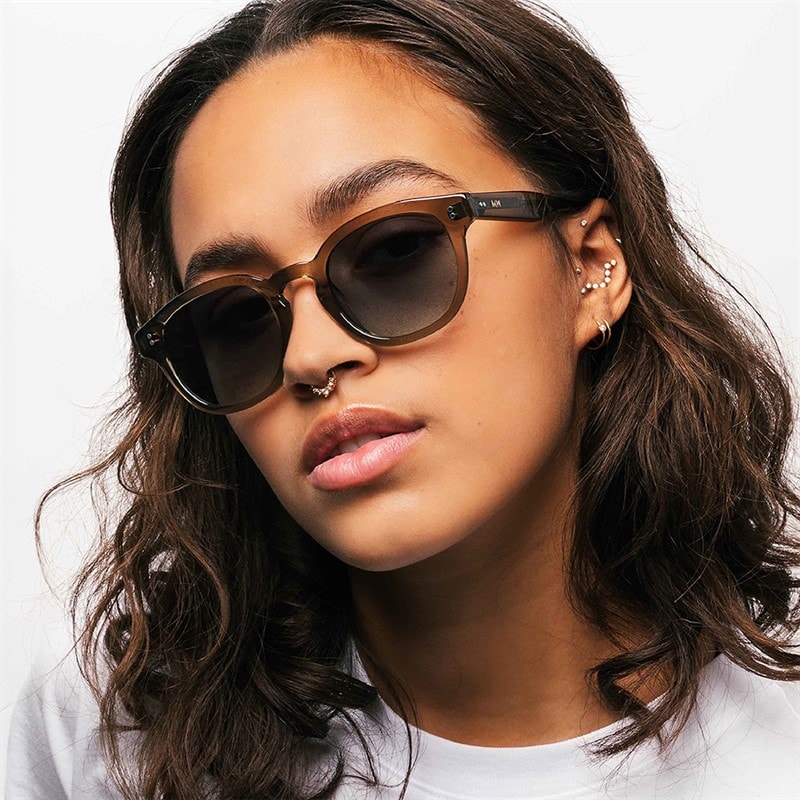 MessyWeekend Bille Sunglasses Bottle - Image 5