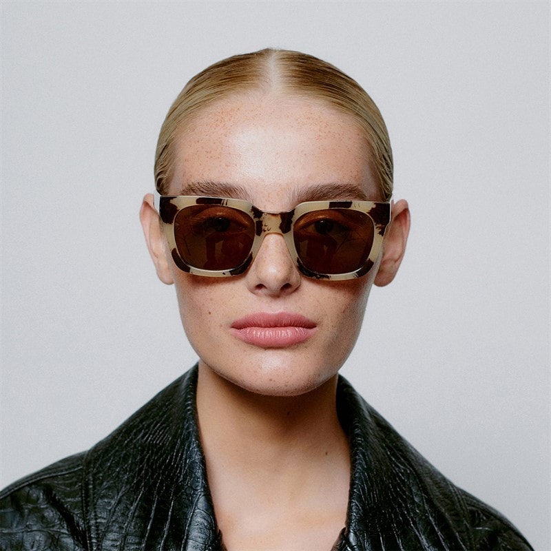 A Kjærbede Nancy Sunglasses Hornet - Image 4