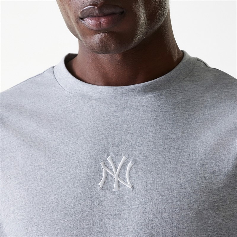 New Era Mens New York Yankees T-Shirt Grey Med - Image 3