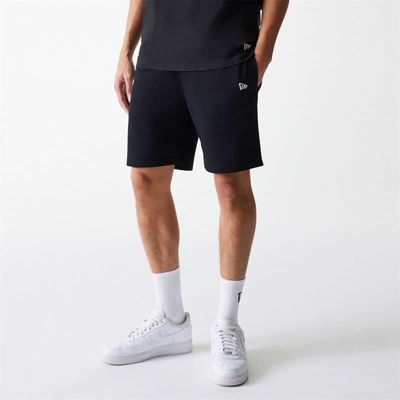 New Era Mens New York Yankees Shorts Black - Image 2