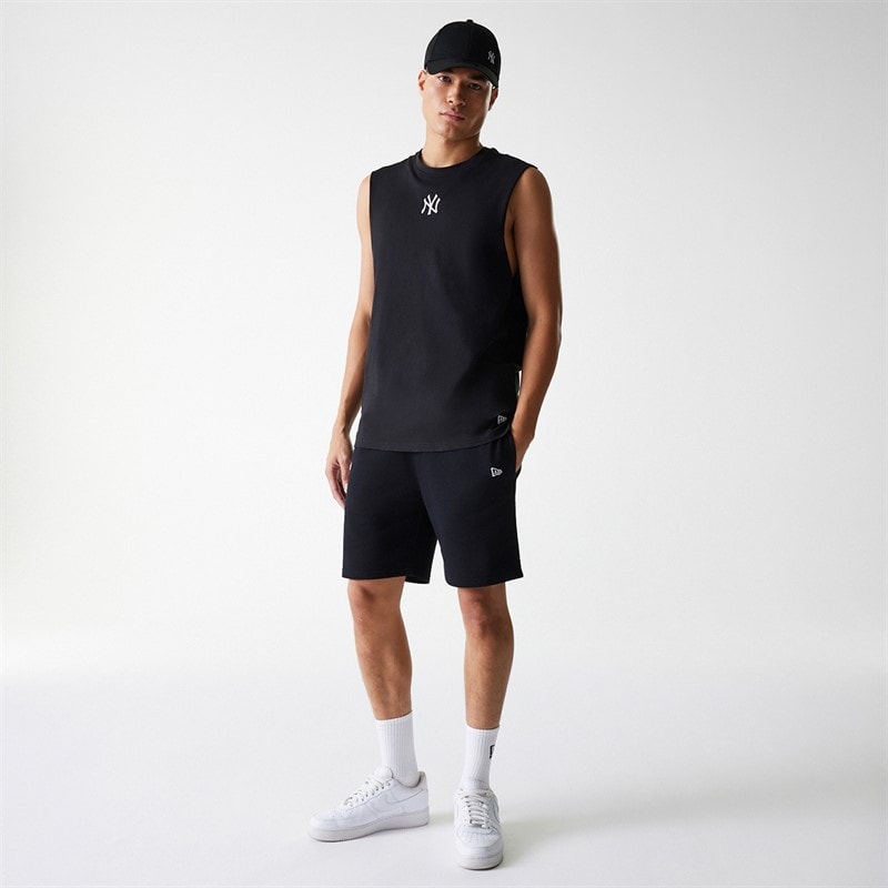 New Era Mens New York Yankees Shorts Black - Image 3