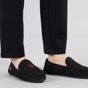 U.S. POLO ASSN. Mens Miky Moccasin Slippers Black/Red