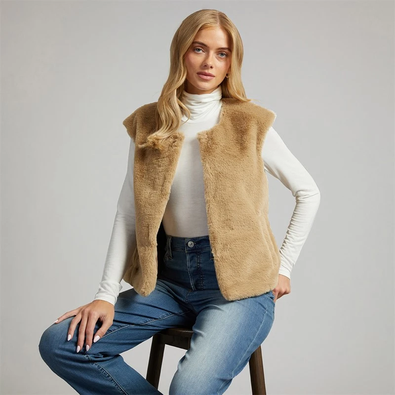 L'amore Couture Womens Springfield Faux Fur Gilet Natural